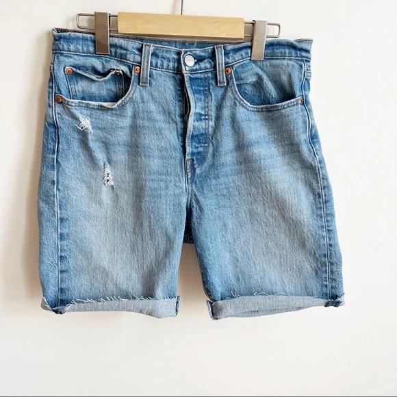 Levi’s Premium Wedgie Fit High Waist Jeans Shorts Size 30 Distressed Raw Hem - Picture 2 of 14